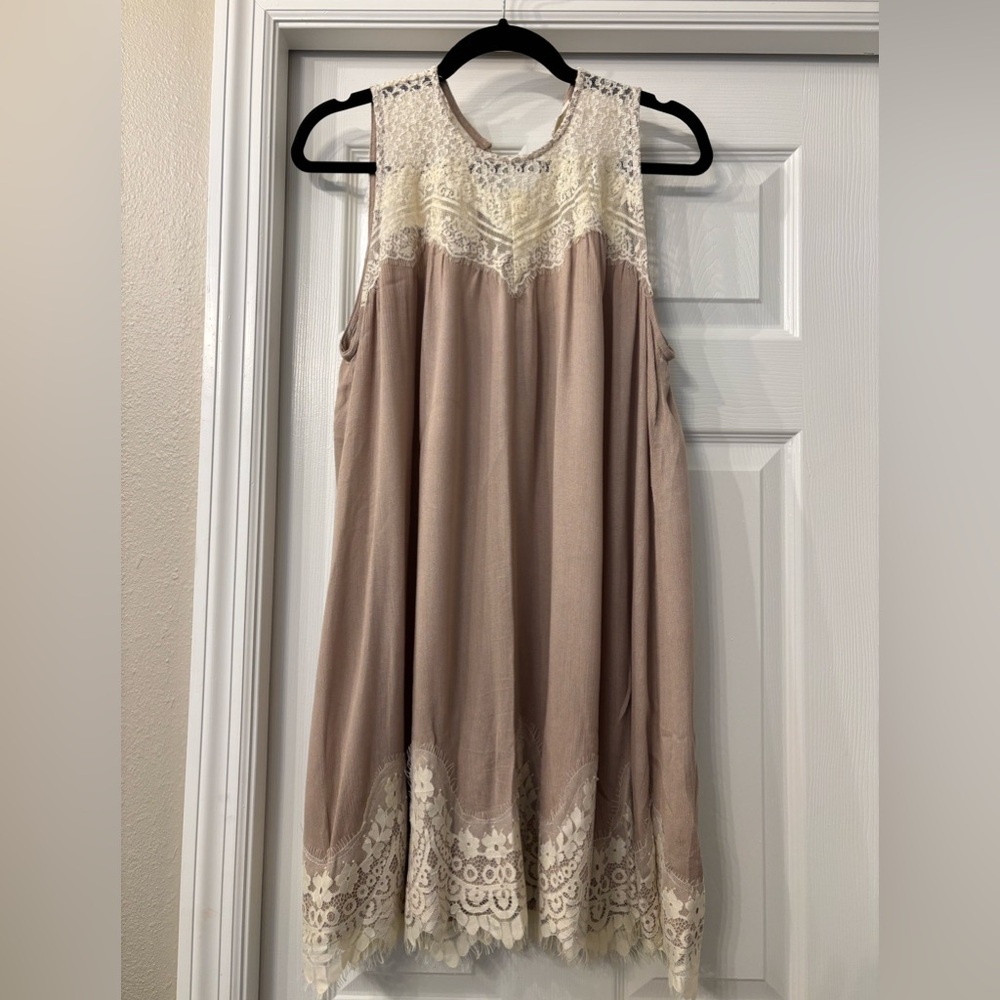 Umgee Lace Trim Dress size Small